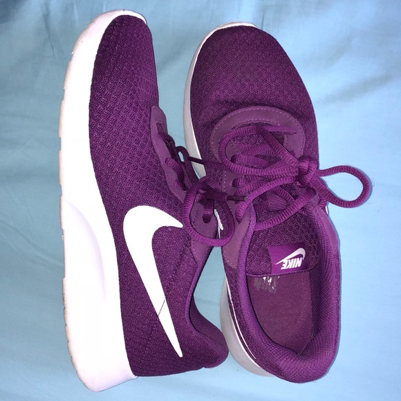 nike tanjun violet